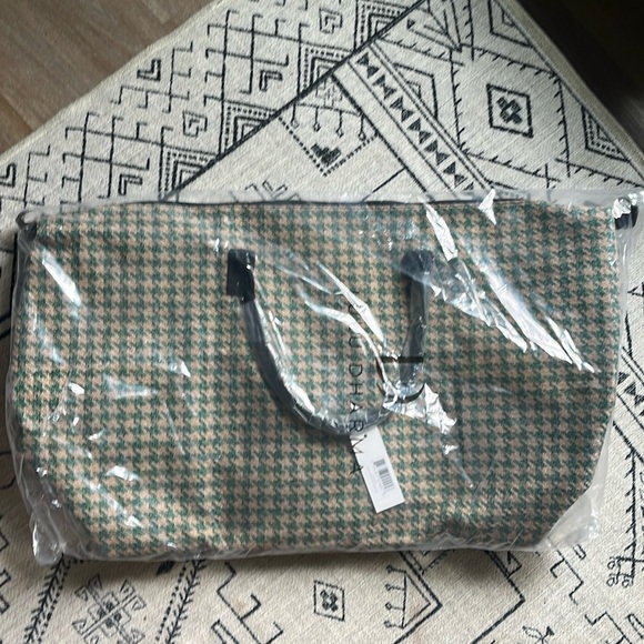 NWT lulu dharma tote bag - Picture 2 of 4